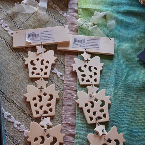 2 adorable 🧁 Birthday Wooden Crafts Add name and paint. Wire and bows. - Picture 6 of 8